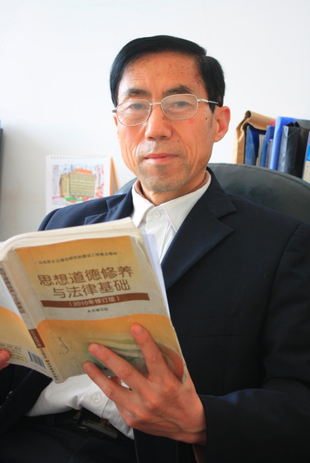 全国优秀教师、优秀辅导员、省师德标兵——庞诚